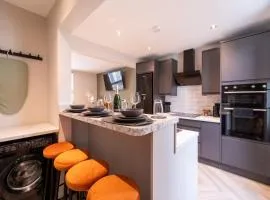 Albert House - 3 Beds, Central & Racecourse!