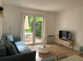 Cottage Douillet 2 nuits minimum, hotel di Ploemel