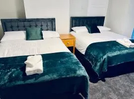 The Coral Guest House Southampton, Family rooms, Suitable for Contractors