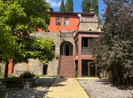 Puigsallança-ye, hotel v destinaci Mieres