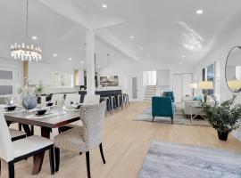 Downtown Arvada beauty 4 bed 4 car garage Near Parks Near Downtown Denver, hotel en Arvada