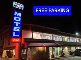 Town House Motel