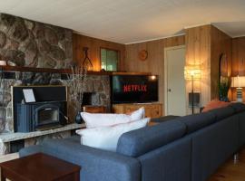 Mary Lake Sunset Lodge, отель в городе Port Sydney