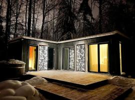 Metsavaatega majake Pärnu piiril, hótel í Paikuse