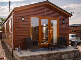 Luxury Lodge, Villa in Forfar