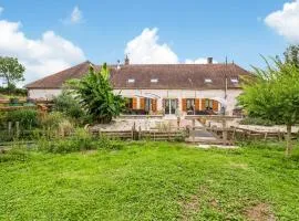 Stunning Home In Montigny-Les-Monts
