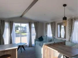 Pinewoods Park Classic no.6 - sleeps 6 – no dogs