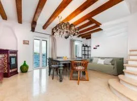 Seaside House Andrea - 3BR with balcony & sea view