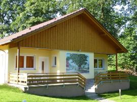 Ferienhaus Zum Kammergut LINKS oder RECHTS, hotel in Langenwolschendorf