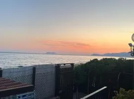 Beach House Sperlonga with Free Parking