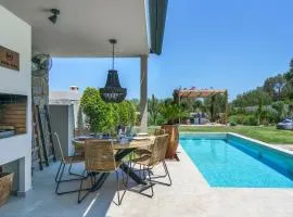 Modern Family Villa Leba with Private Pool & BBQ