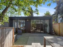 1BR 1BA Emerald Garden Bliss Seattle Location