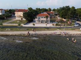 Apartments Sandrea โรงแรมในปริฟลากา