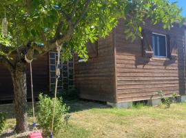 Le Chalet Pignantais avec option Jacuzzi, hôtel à Pignans