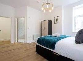 NEW! 5 x Stunning 1-Bed Apartments in Manchester by 53 Degrees Property, Ideal for Long Term, Couples or Business Groups!