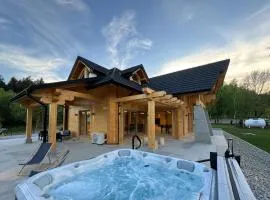 Brzozowa Chata - z prywatnym Jacuzzi i wspaniałym ogrodem - by SpaceApart