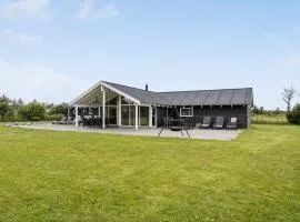 Nice Home In Ålbæk With Sauna