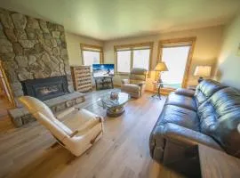 Quicksilver 1613 by SummitCove Lodging