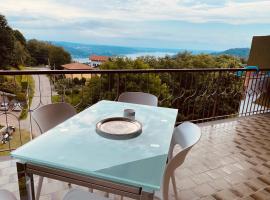 lacasaconruscello, hotel v destinaci Nebbiuno