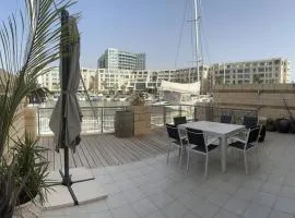 The Yacht Apartment in Herzlia