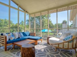 Modern-Sunroom-15min to DwnTwn-Grps-Kids-Firepit, villa in Indianapolis