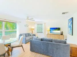 Newly Remodeled Apt! Key-West Victorian with beach access, to Siesta Key Beach!