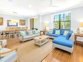 One-of-a-Kind! Pool, Terraces, Ocean-View Rooftop, in Siesta Village at Best Beach!