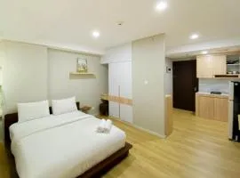 Spacious and Warm Studio Daan Mogot City Apartment By Travelio