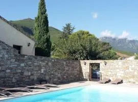 Studio 4 personnes avec piscine - Le petit Empereur