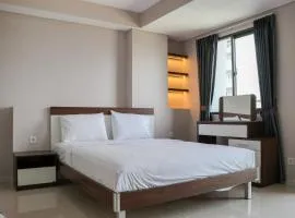 Cozy Stay Studio at 27th Floor Daan Mogot City Apartment By Travelio