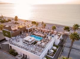 Mercure Villeneuve Loubet Plage – hotel w mieście Villeneuve-Loubet