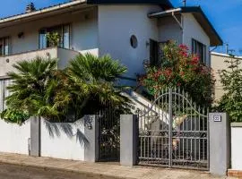 Grande appartamento uso esclusivo, giardino, posto auto, barbecue, aria condizionata