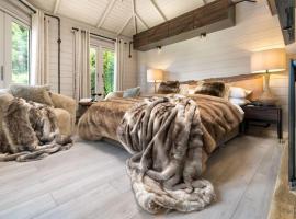 The High Longtail Lodge, Hotel in Bowness-on-Windermere