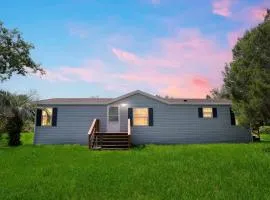 Relaxing 4BR Hideaway in Groveland cottage