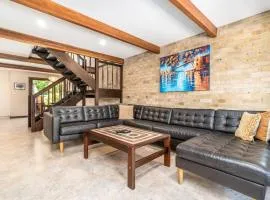 Charming two-story 2BR townhouse in Braddon - Hosted by Canstay