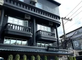 Friends Station Tukkom Hostel & Cafe