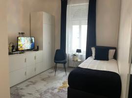 EXECUTIVE SINGLE ROOM WITH EN-SUITE in GUEST HOUSE CITY CENTRE, penzion v Lucembursku