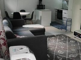 Lentokenttästudio, Oulu Airport studio, hotel in Oulunsalo