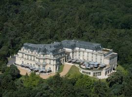 InterContinental Hotels Chantilly Chateau Mont Royal by IHG، فندق في شانتيلي