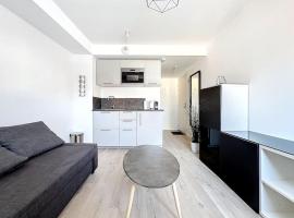 Studio paisible - métro Oullins centre, hotel in Oullins