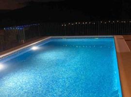 Finca El Escondite，Olocau的豪華帳蓬