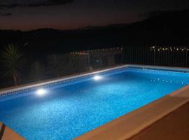 Finca El Escondite, hotel in Olocau