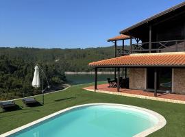 Moradia em Castelo Bode, Hotel in Tomar