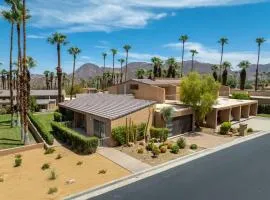 Desert Flower- Country Club Condo Pool & Spa