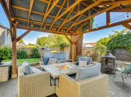 6 Mi to Autzen Stadium Family Home with Hot Tub!
