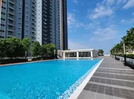 Casa D'Faiz Alanis near KLIA pool olympic size
