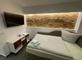 Aviators Guest House - Premium Room