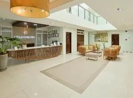 Holiday Suites Business District - formerly Empire Suites Hotel