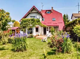 2 Bedroom Cozy Apartment In Kolobrzeg