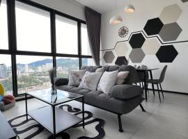 Georgetown Skypool Urban 2BR Family & Baby-Friendly 9pax Seaview Penang, hotel s jacuzzi v destinaci Jelutong